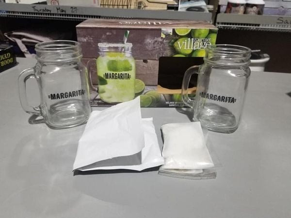 Gourmet du Village - Gift Set - Sangria Mix & Glasses