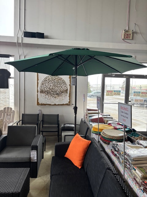 JEAREY 9FT Outdoor Patio Umbrella Outdoor Table Umbrella with Push Button Tilt and Crank, Market Umbrella 8 Sturdy Ribs UV Protection Waterproof for Garden, Deck, Backyard, Pool, No base included
